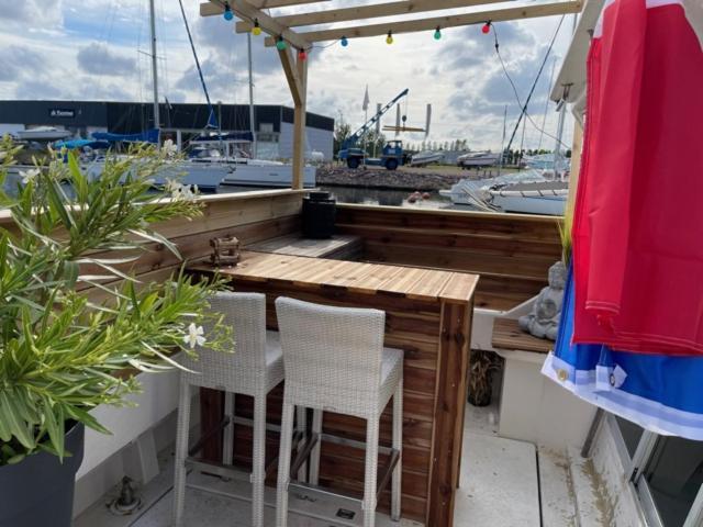 Exceptionnel Bateau Maison Reine Mathilde Ouistreham Exteriör bild